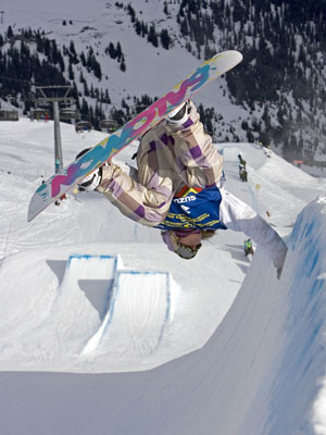 Jamie Anderson beim Slopestyle Finale der BEO 2008  Foto: Stadler