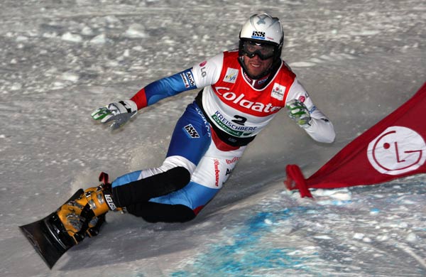 Simon Schoch beim FIS Parallel Slalom am Kreischberg.  Foto: Oliver Kraus, FIS