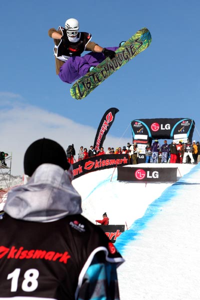 Sergio Berger in der Pipe.  Foto: FIS - Oliver Kraus