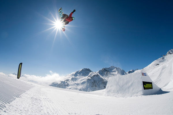 Freestyle Feast Reloaded im Snowpark S�lden 2010.  Foto: Rudi Wyhlidal