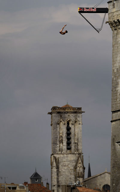 Red Bull Clif Diving in La Rochelle 2010.  Foto: Dean Treml/ Red Bull