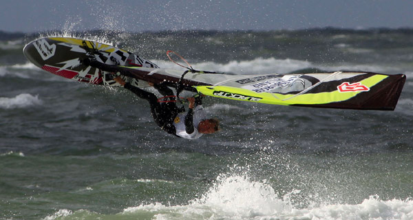 Surfer : Klaas Voget. Foto: Stevie Bootz