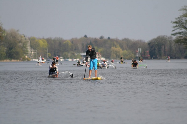 German SUP Challenge 2011 - Race around Scharfenberg in Berlin.  Foto: superflavor / Torsten Roman