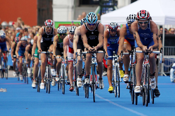 Vorschau auf den Dextro Energy Hamburg Triathlon 2012.  Foto: Upsolut/Hochzwei